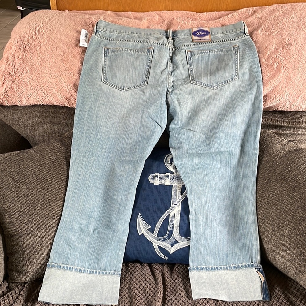 Brand new Diva Old Navy roll up Capri jeans